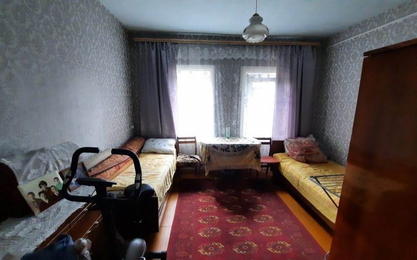 Благоустроенный четырехкомнатный дом в исторической части г. Минусинска.